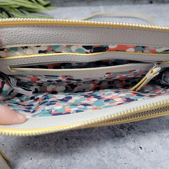 Nine West | Pale Gray Shoulder Bag with Yellow Trim Details - Picture 4 of 8